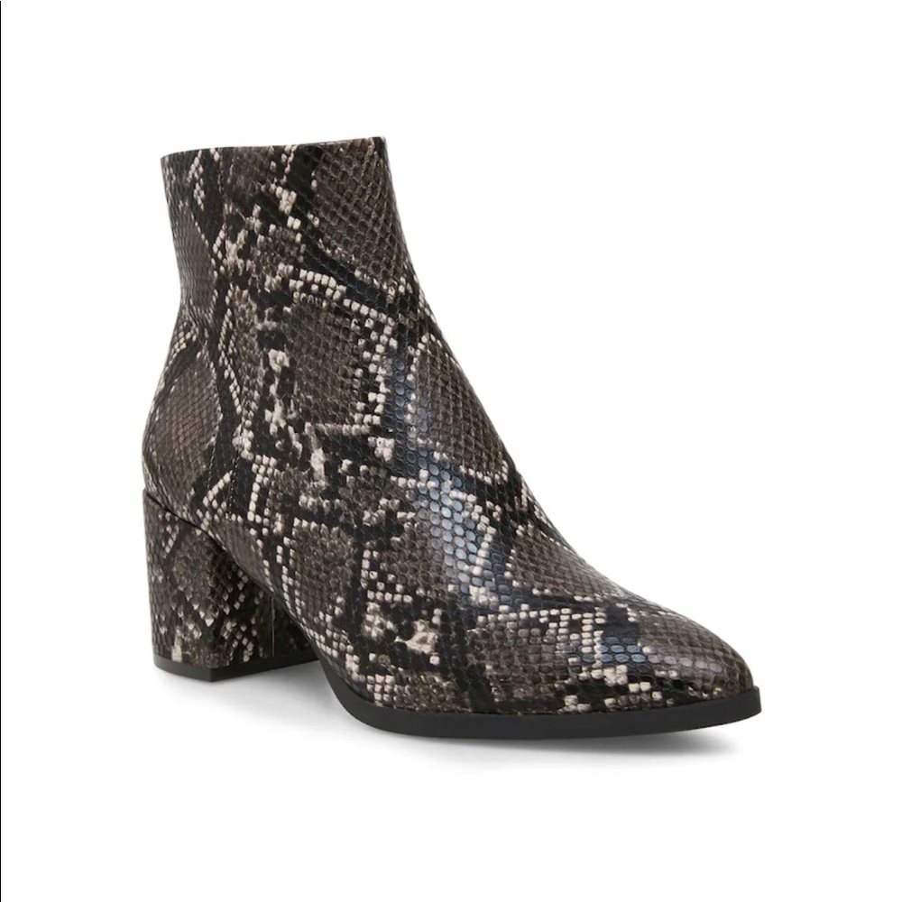 NWOB Steve Madden Snakeskin Booties